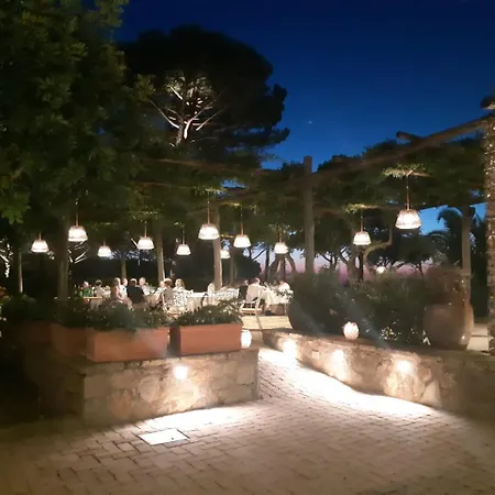 Oasi Olimpia Relais SantʼAgata sui Due Golfi