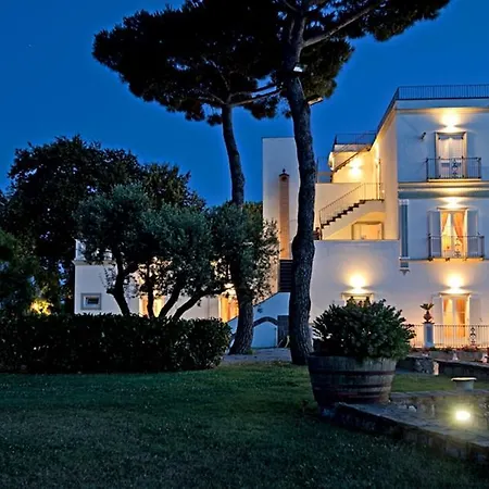 Oasi Olimpia Relais 5* Sant'Agata sui due Golfi